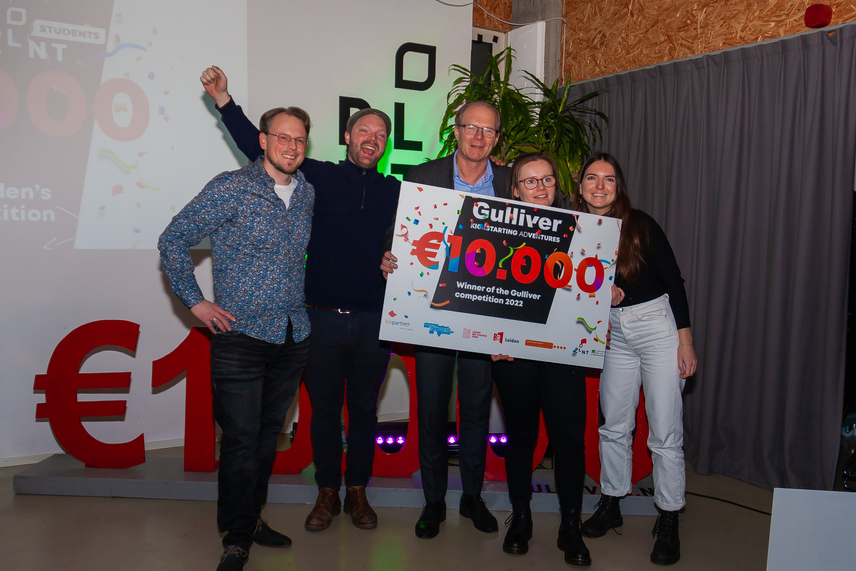Group photo of ExCulture celebrating their victory as the best start up of the Gulliver competition 2022